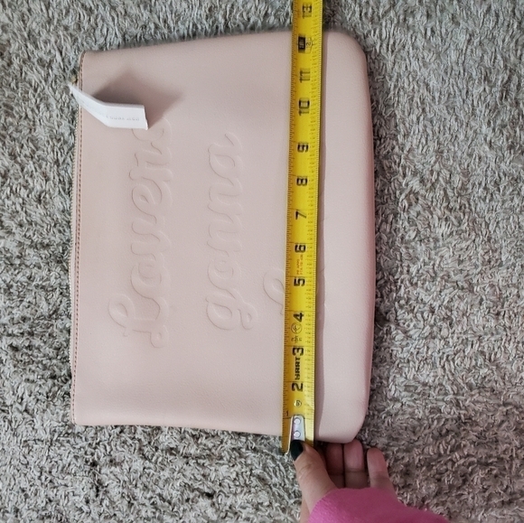 LOVERS Gonna Love Large Light Pink Wristlet - Picture 4 of 7